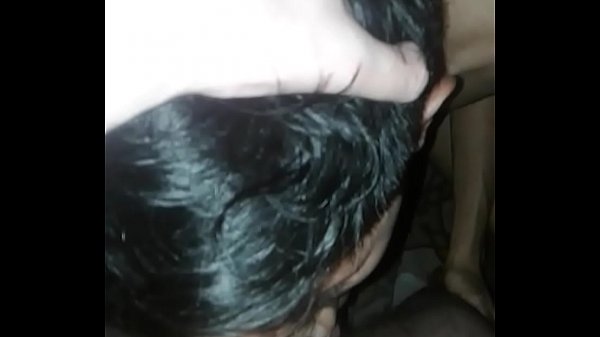 El novio de mi amiga se la deja chupar