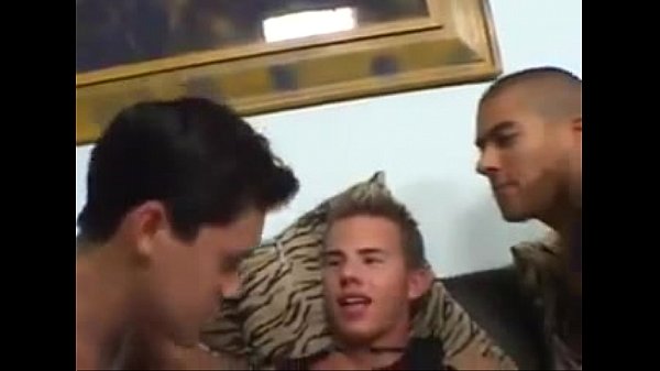 threesome bareback more at-www.gayclub69.com