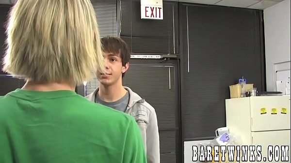 Young lad c. on dong and gets butt penetrated raw