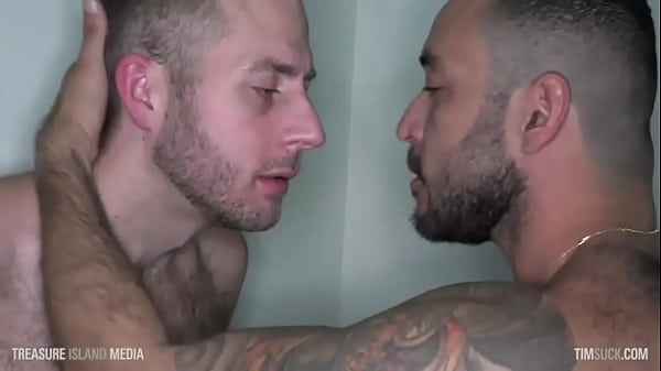 Hot hard spit kissing – JulianT & JoelS 50 sec