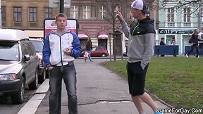 He seduces taxi driver into gaysex