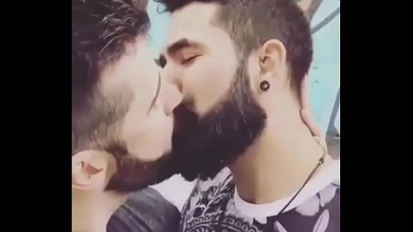 Hot Gay Kiss Between Two Bearded Guys | gaylavida.com