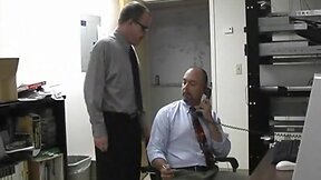 Amateur oral sex in the office