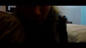 《he is a dog》（他是狗）