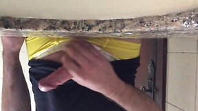 Brazilian guy cum (punheta)