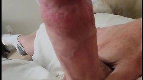 Hands-free big cock solo male ejaculation