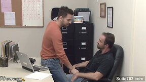 Married guy gets fucked and jizzed