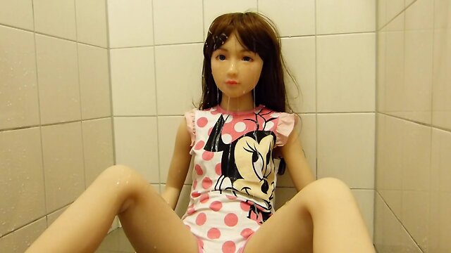 Laura’s first real cum bukkake session