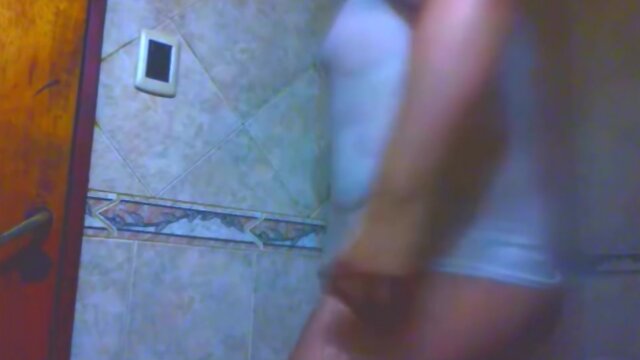 Big butt & moobs in wet t-shirt