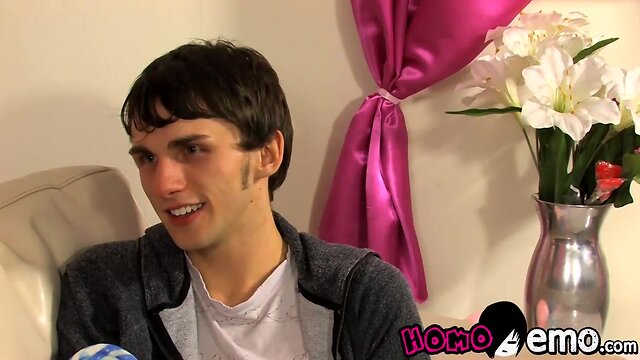 Lollipop eating teenager gets his bum stuffed with prick