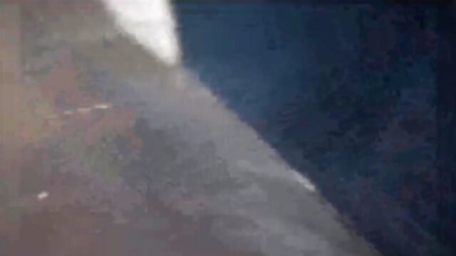 Cumsoaked crusing at public toilet