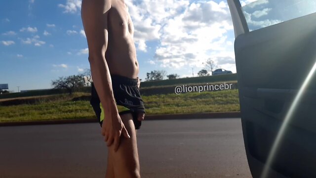 Man escapes street situation unnoticed